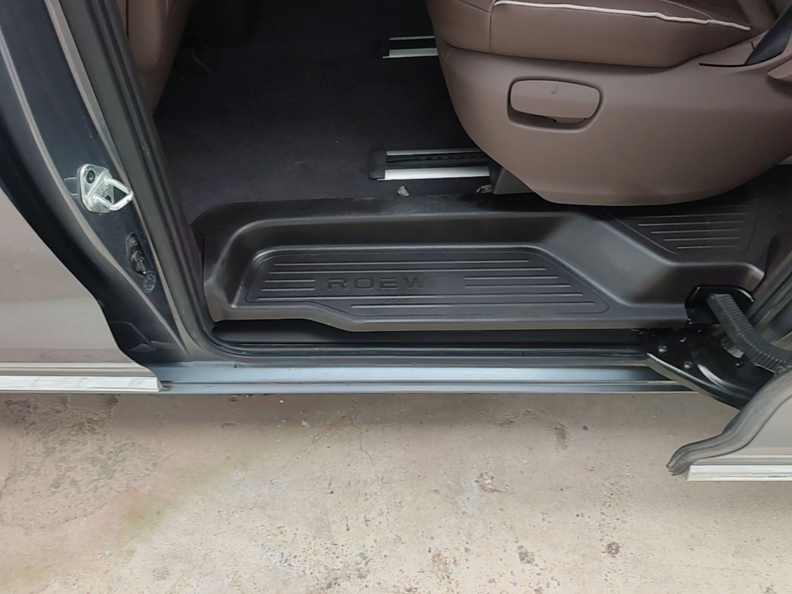 Roewe iMAX8