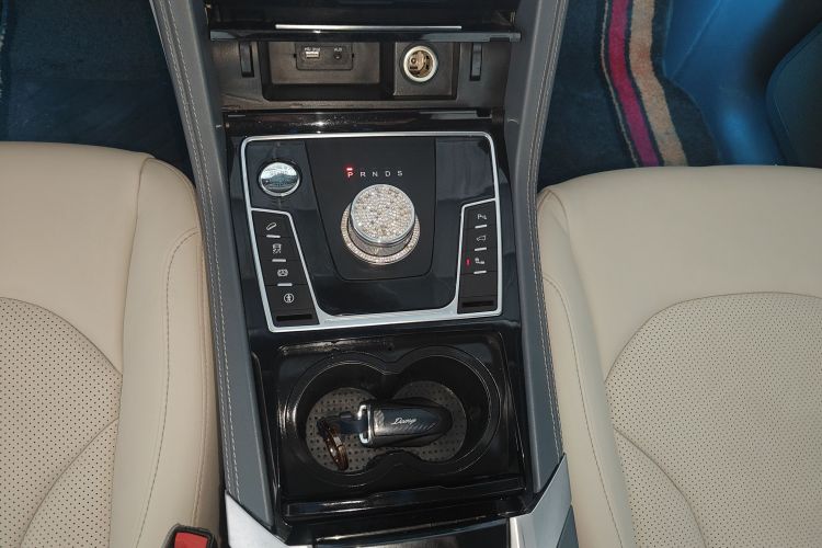 众泰 大迈X7 2017款 2.0T DCT至尊型中控内饰18