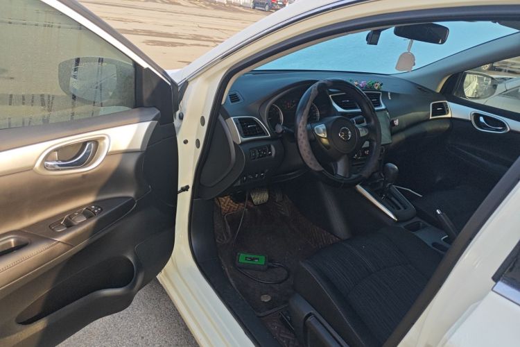 日产 轩逸 2024款 经典 1.6XE CVT舒适版中控内饰20