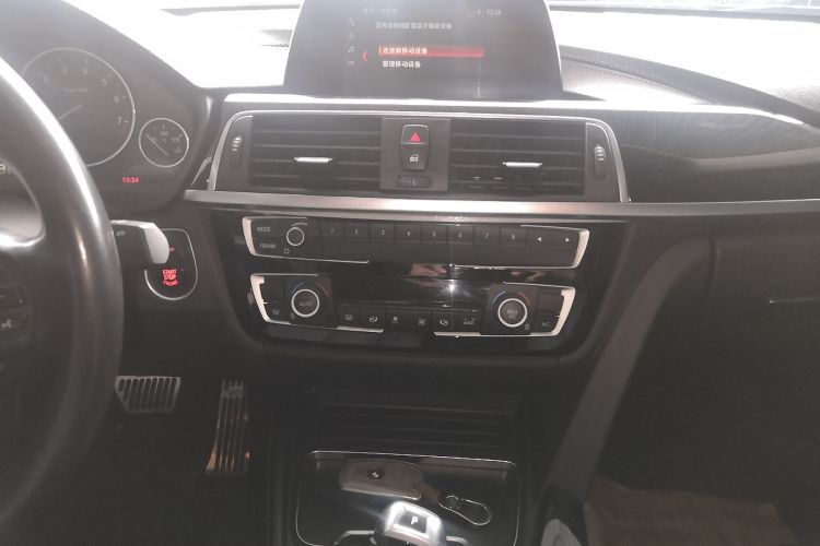 宝马3系 2018款 318Li中控内饰16