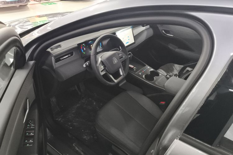 比亚迪 秦PLUS 2025款 DM-i 智驾版 128KM进取型中控内饰20