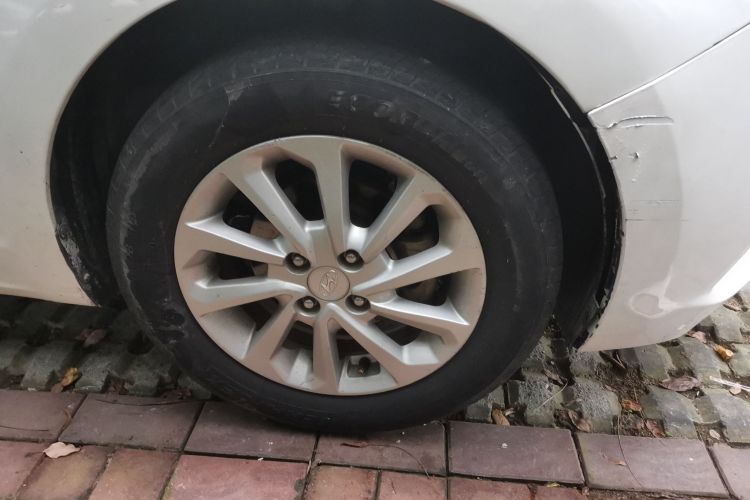 现代 悦纳 2016款 1.4L 自动炫酷版GLS车身外观6007