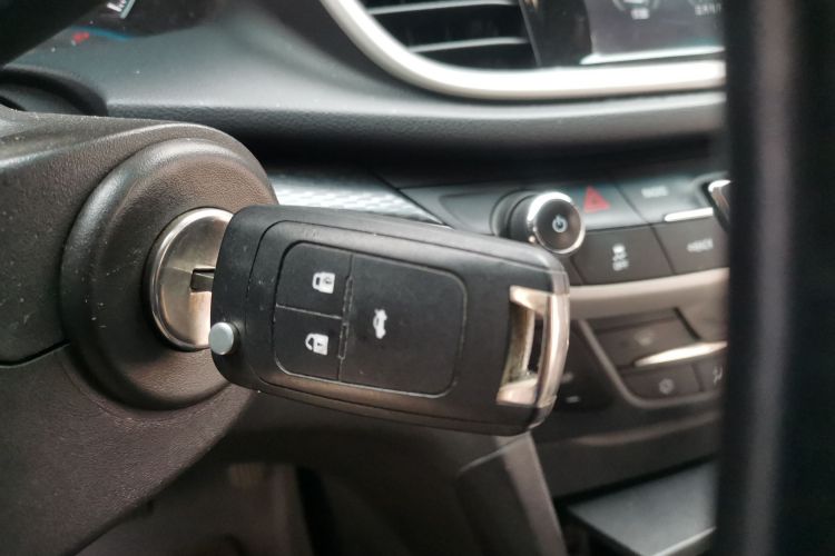 别克 英朗 2019款 18T 自动互联精英型 国V中控内饰7001