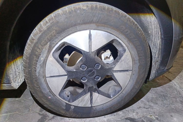 吉利银河 星愿 2025款 UP 410km 探索版车身外观10