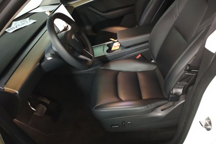 特斯拉 Model Y 2022款 改款 后轮驱动版中控内饰19