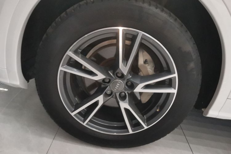 奥迪Q5L 2020款 改款 40 TFSI 荣享时尚型车身外观35