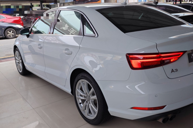 奥迪A3 2018款 30周年年型 Limousine 35 TFSI 进取型车身外观6003