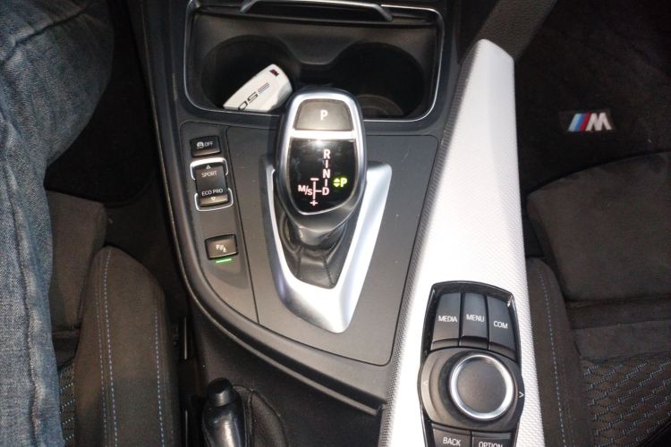宝马3系 2018款 320i M运动套装中控内饰18