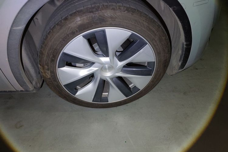 特斯拉 Model Y 2022款 改款 后轮驱动版车身外观10