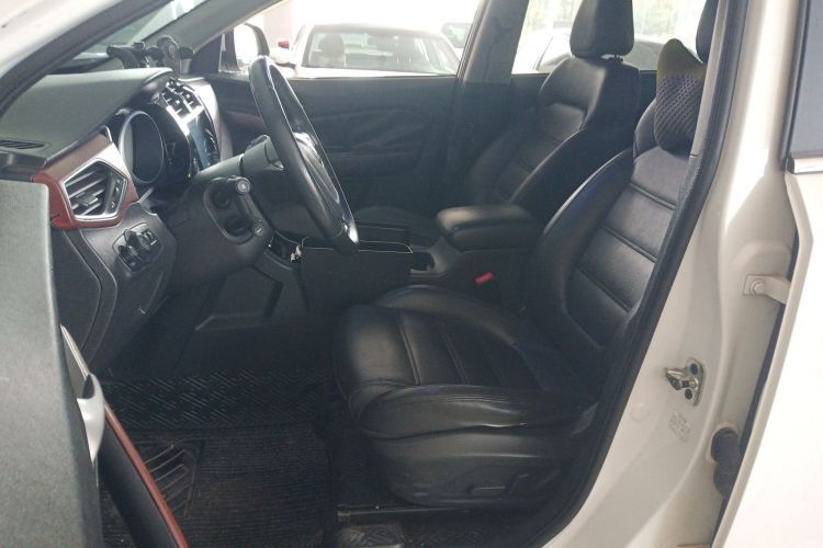 名爵 锐腾 2016款 1.5TGI TST豪华版中控内饰19