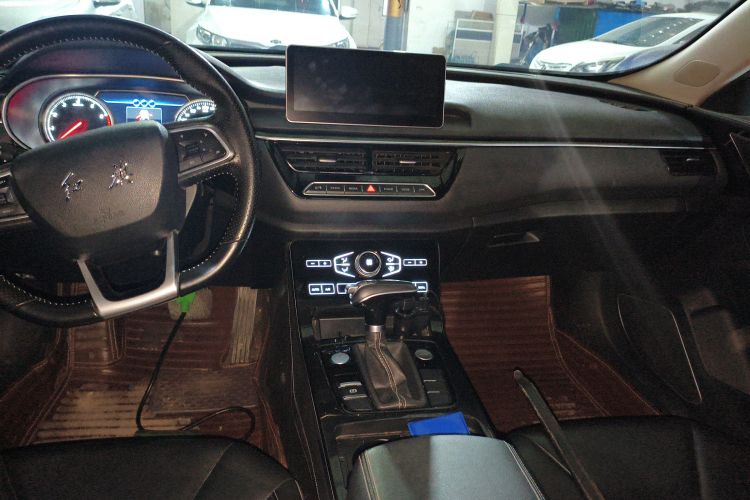 红旗H5 2018款 30TD 型动版中控内饰16