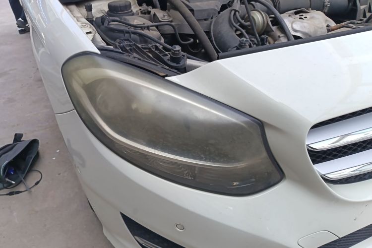 奔驰B级 2015款 B 200 动感型车身外观6006