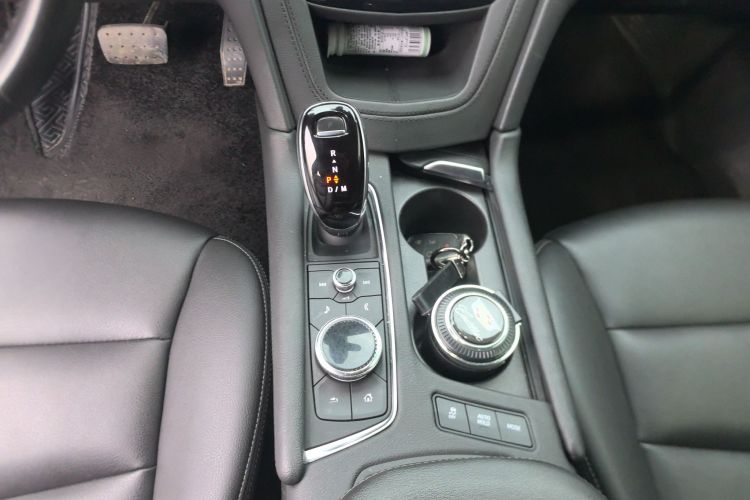 凯迪拉克XT5 2021款 28T 豪华型中控内饰18