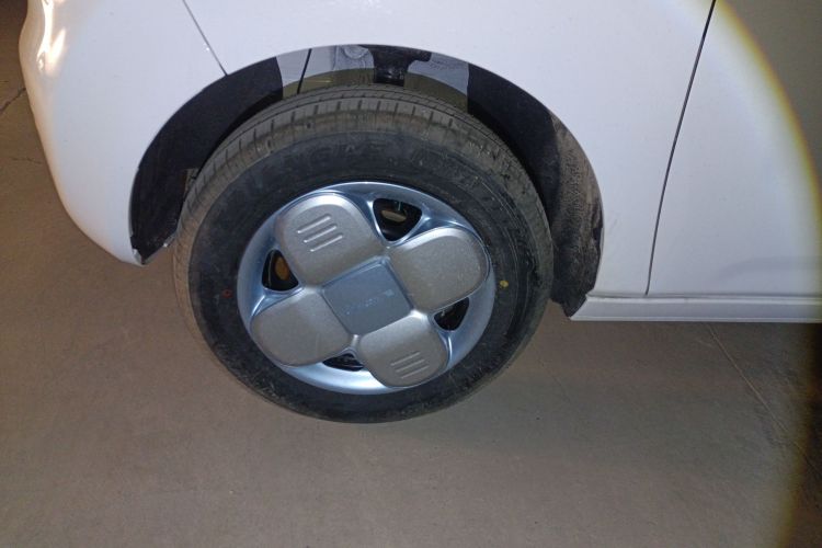 吉利银河 2024款 熊猫mini 200km 耐力熊车身外观6007