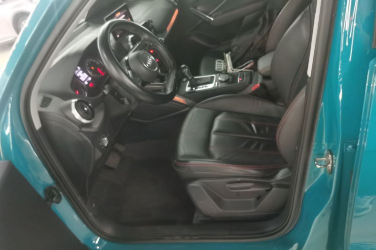 奥迪Q2L 2022款 35 TFSI 进取动感型局部细节19