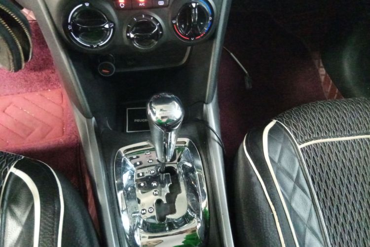 标致2008 2014款 1.6L 自动潮流版局部细节18