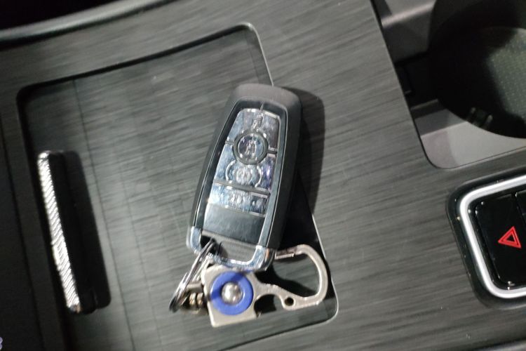 林肯 冒险家 2023款 2.0T 两驱尊雅版中控内饰7001