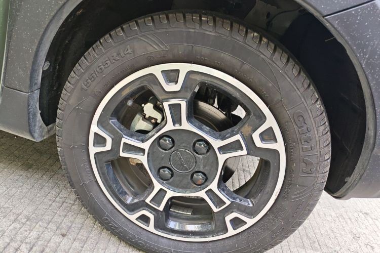 吉利银河 2024款 200km 熊猫骑士车身外观6007