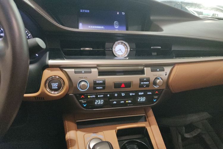 雷克萨斯ES 2015款 200 精英版中控内饰16