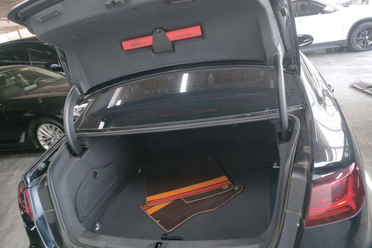 奥迪A6L 2018款 30周年年型 30 FSI 风尚型机舱底盘23