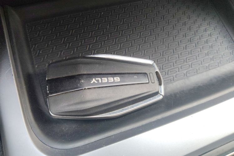 吉利汽车 豪越 2020款 1.8TD DCT豪华型 7座中控内饰11