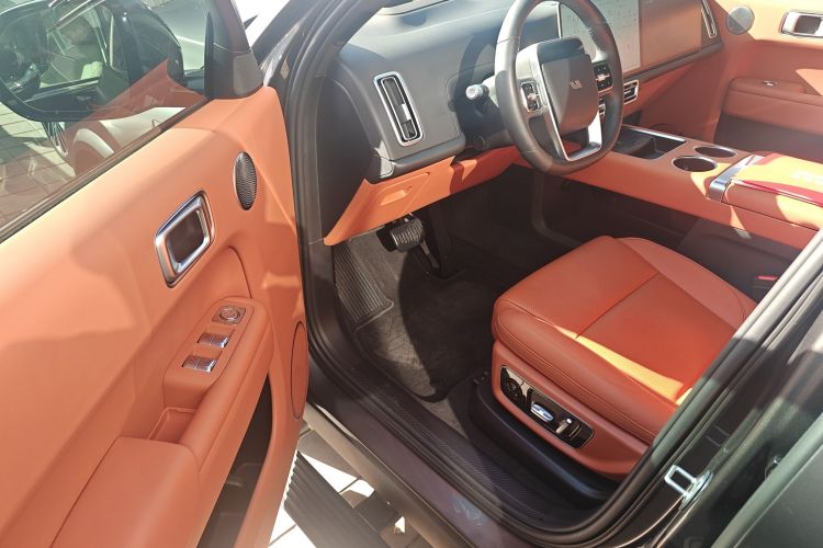 理想汽车 理想L9 2024款 Ultra中控内饰7003