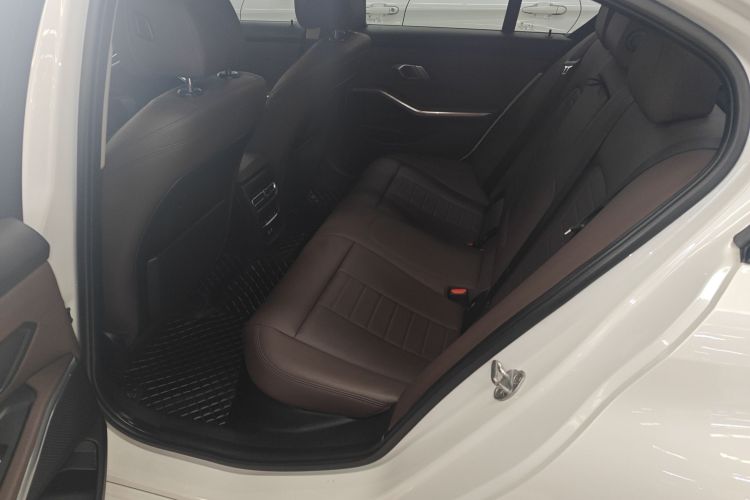 宝马3系 2020款 320i 运动套装中控内饰21