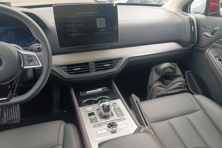 比亚迪 唐新能源 2018款 DM 2.0T 全时四驱智联创享型 7座 国V局部细节16