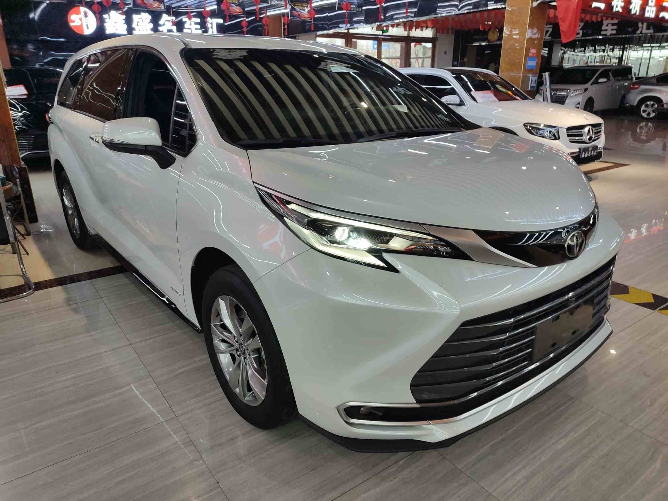 丰田 赛那SIENNA 2024款 2.5L混动 四驱尊贵版(5)