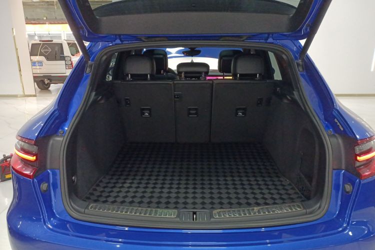 保时捷 2016款 Macan 2.0T机舱底盘23