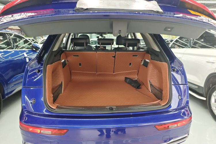 奥迪Q5L 2018款 45 TFSI 尊享时尚型 国VI机舱底盘23