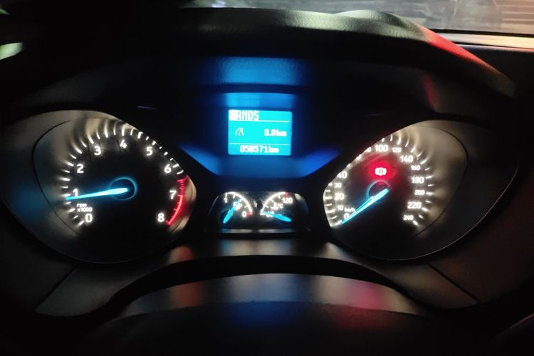 福特 福克斯 2017款 两厢 1.6L 自动舒适型智行版中控内饰15