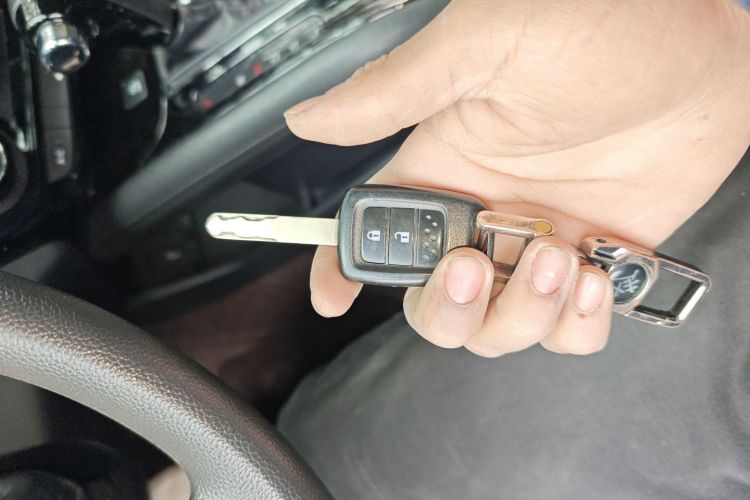 本田 缤智 2015款 1.8L CVT两驱精英型中控内饰7001