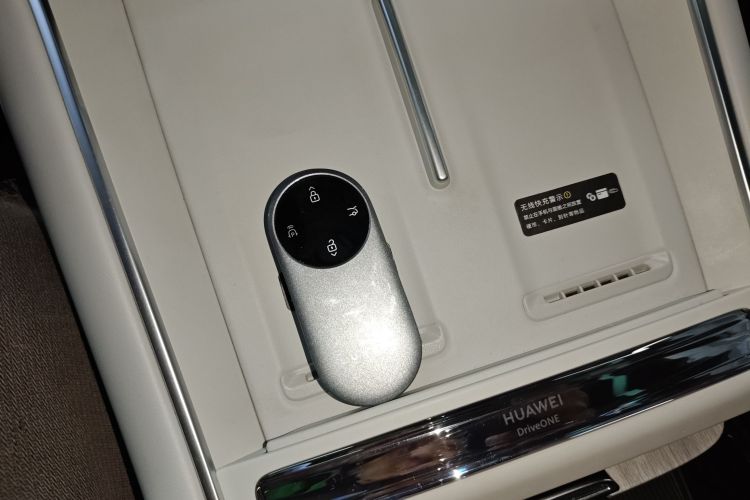 鸿蒙智行 智界S7 2024款 Max+ 后驱超航智驾版中控内饰11