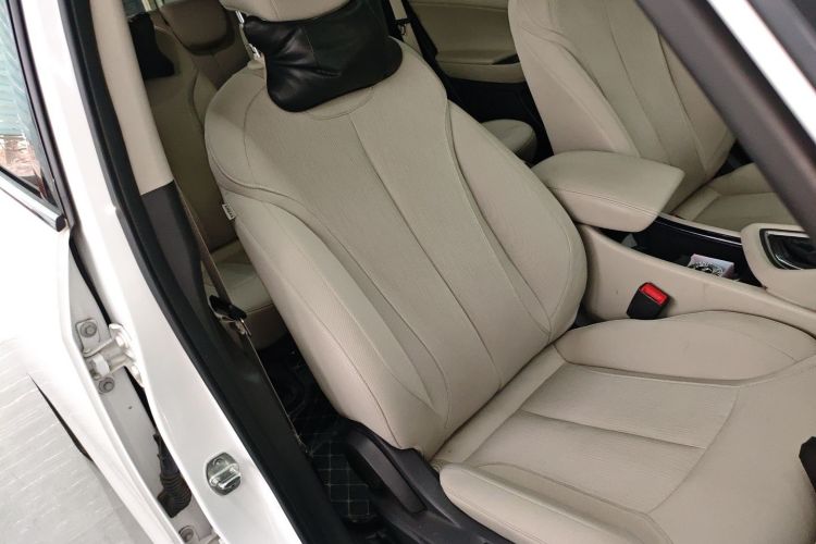 别克GL6 2018款 18T 6座精英型局部细节41