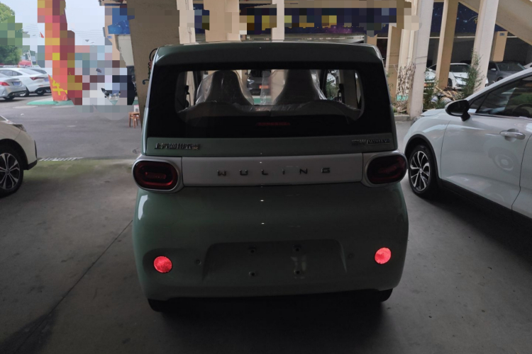 五菱汽车 宏光MINIEV 2024款 第三代 215km 青春版车身外观6