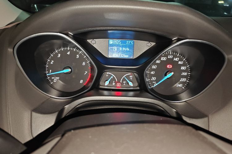 福特 福克斯 2012款 三厢 1.6L 自动风尚型中控内饰14