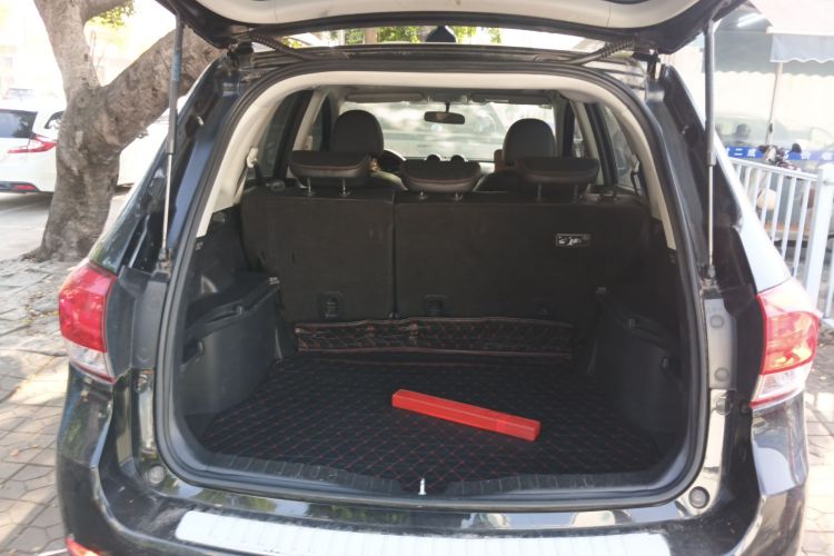 哈弗H6 2016款 升级版 1.5T 自动两驱精英型机舱底盘23