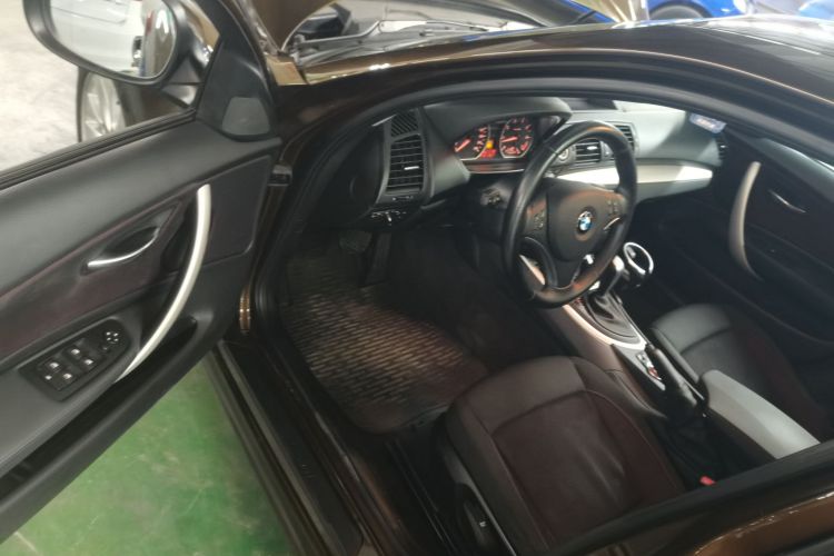 宝马1系(进口) 2008款 120i 自动挡中控内饰7003