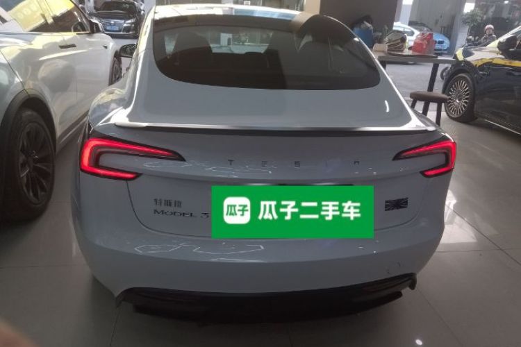 特斯拉 Model 3 2024款 高性能全轮驱动版车身外观6004