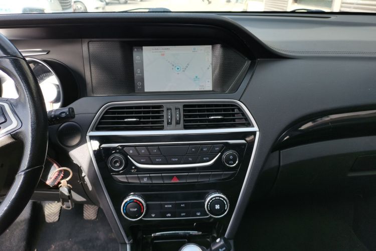 猎豹汽车 猎豹CS10 2017款 2.0T 手动风尚型中控内饰16