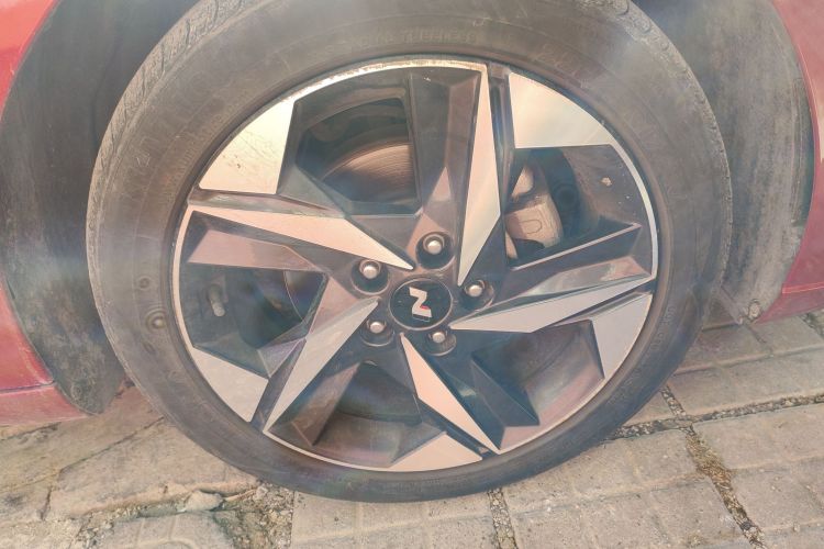 现代 伊兰特 2022款 240TGDi DCT TOP旗舰版车身外观10