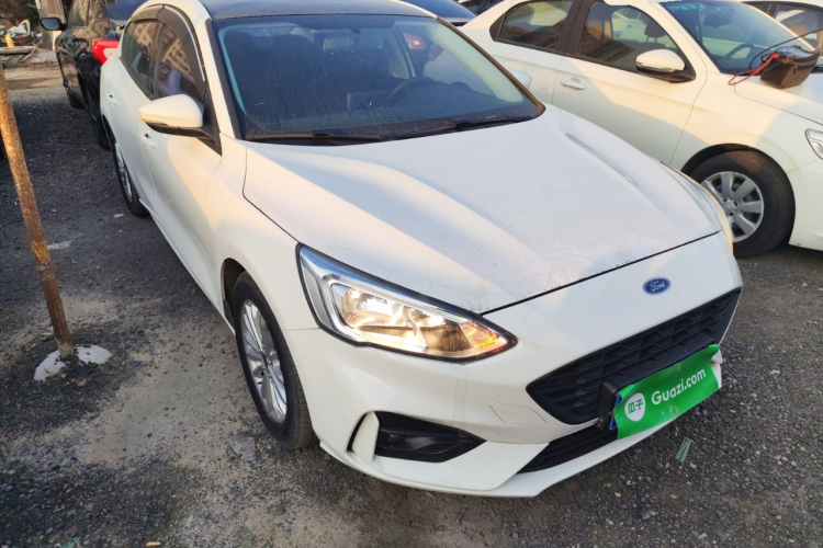 福特 福克斯 2020款 三厢 1.5L 自动锋跃型车身外观3