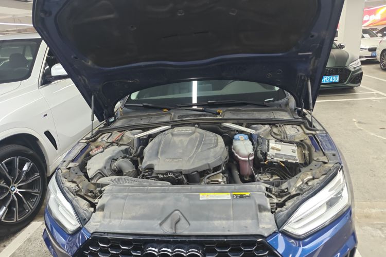 奥迪A5 2017款 Coupe 40 TFSI 时尚型机舱底盘24