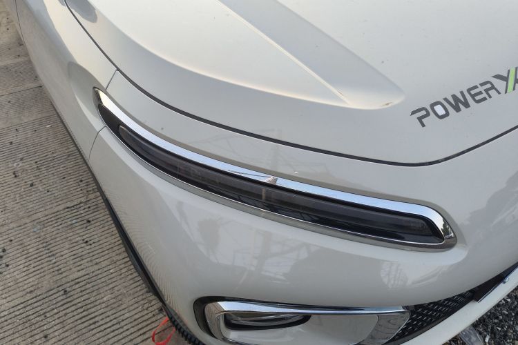 五菱汽车 五菱星云 2023款 2.0L DHT 旗舰版车身外观8