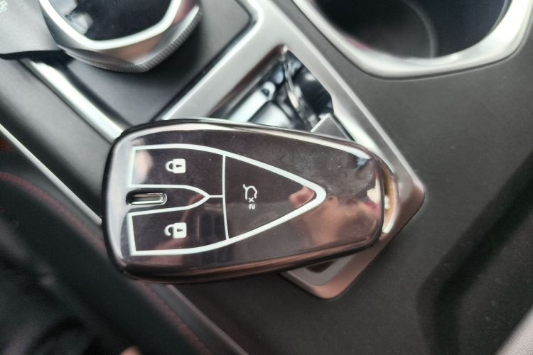 长安CS55PLUS 2022款 第二代 1.5T DCT尊贵型中控内饰7001