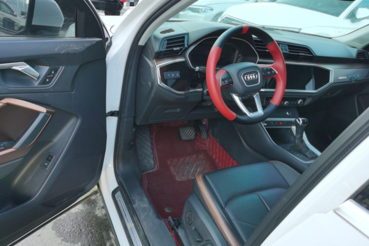 奥迪Q3 2019款 35 TFSI 时尚致雅型中控内饰20