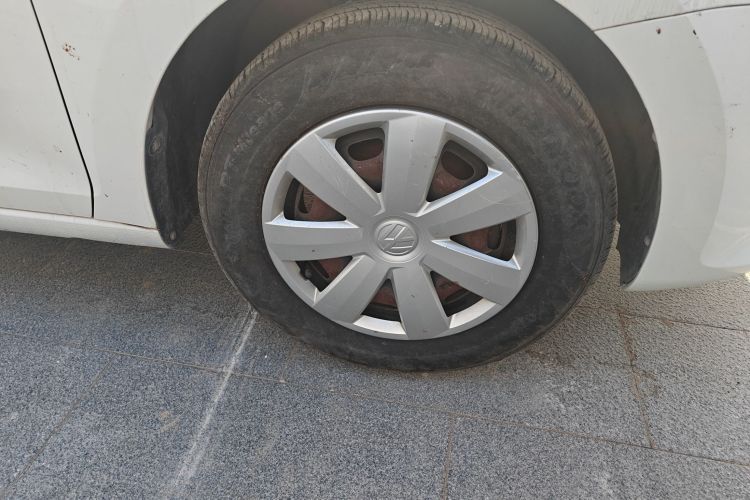 大众 桑塔纳 2015款 1.6L 手动风尚版车身外观10