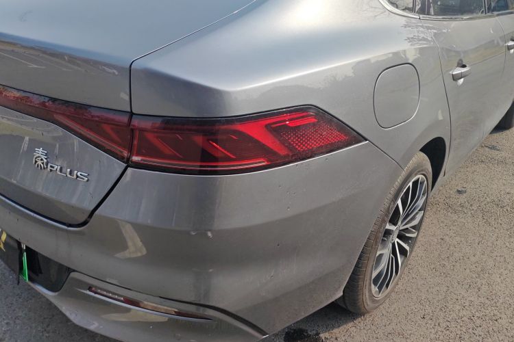 比亚迪 秦PLUS 2021款 EV 600KM 旗舰型车身外观9