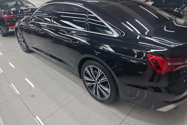 奥迪A6L 2024款 55 TFSI quattro 尊享动感型车身外观4